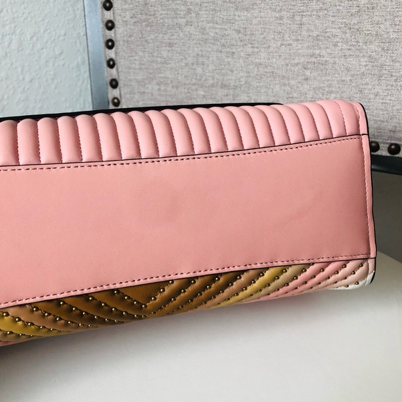 Gorgeous COACH Pink Quilted Leather Shoulder Bag - Picture 14 of 15